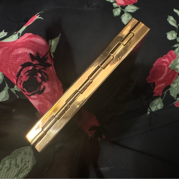 Vintage Voluptè Mirror Compact - Picture 9 of 13